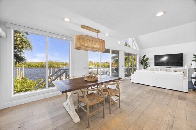 Building Photo - 207 Elsa Rd
