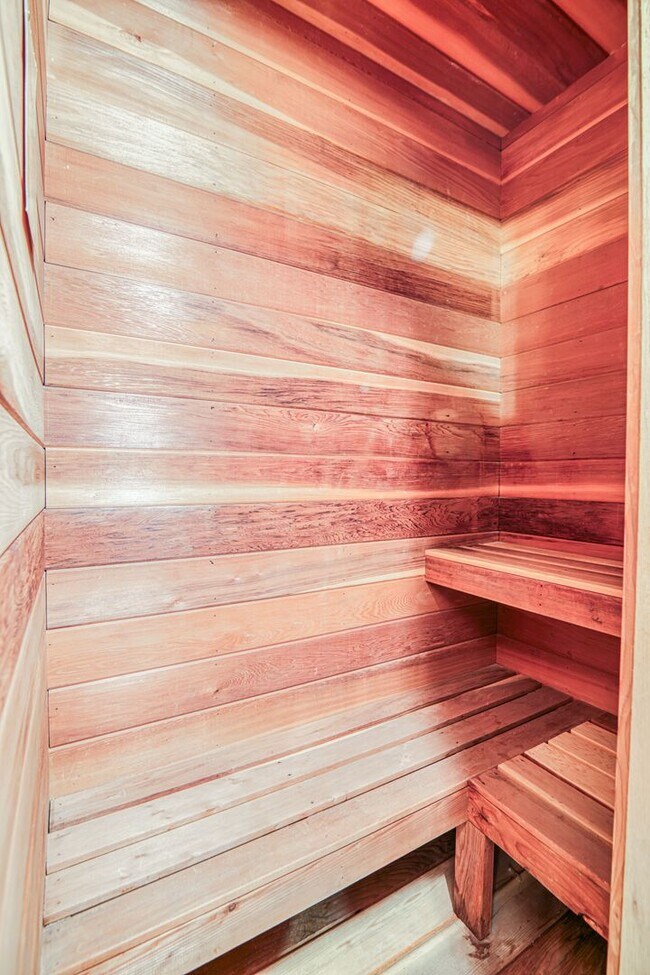 Building Photo - Stunning eastside rental in highly desirable area!