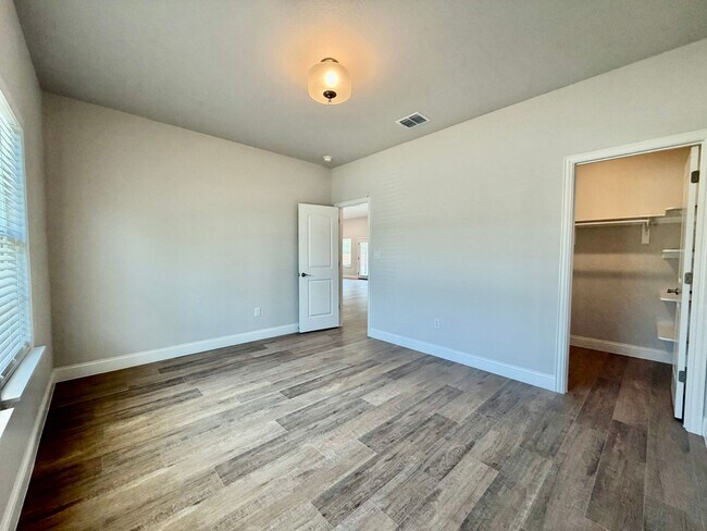 Building Photo - Brand New Showstopper!