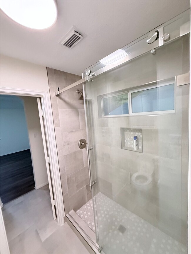 Building Photo - 18406 S Roaring River Ct