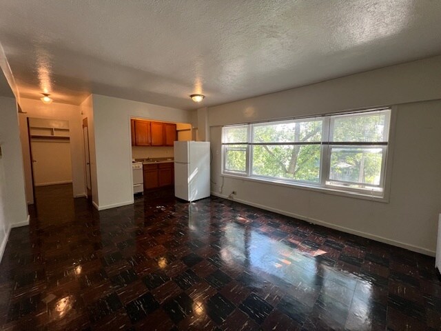 Building Photo - 7326 N Ridge Blvd