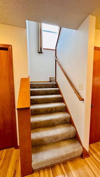 Building Photo - 335 Sherwood Ave