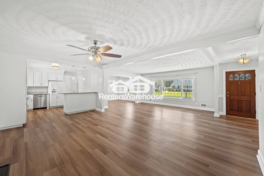 Building Photo - 3217 Foxgrove Ln