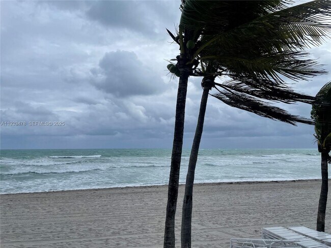 Building Photo - 2030 S Ocean Dr