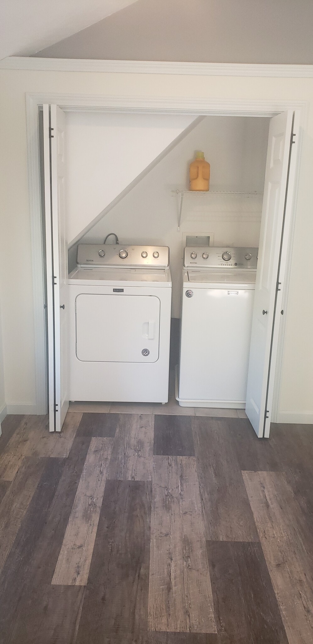 Washer & dryer included - 14 Union St