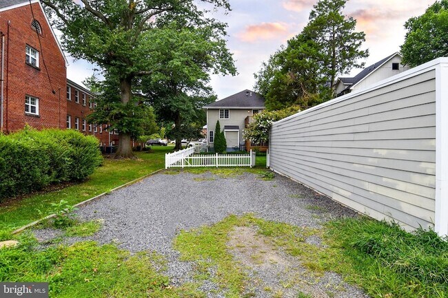 Building Photo - 1705 Commonwealth Ave