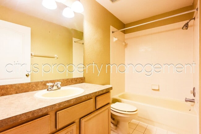 Building Photo - 2/2 Home in Reserve at Wedgefield