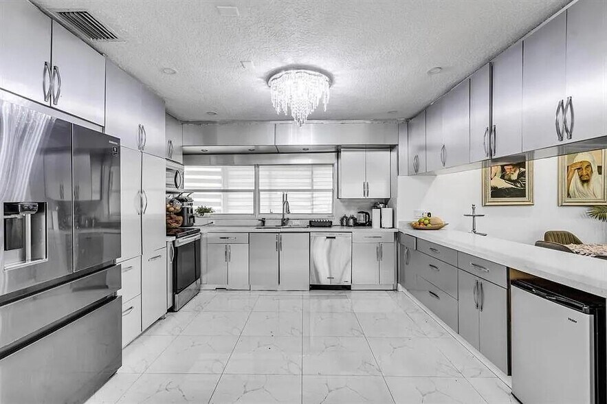 Building Photo - 4100 N 36th Ave