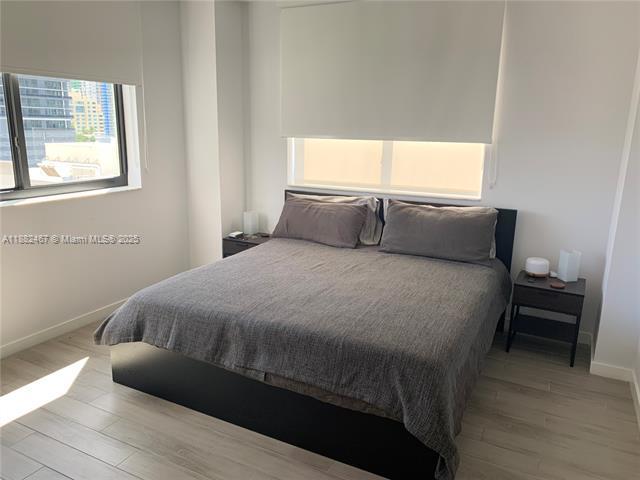 Building Photo - 999 SW 1st Ave