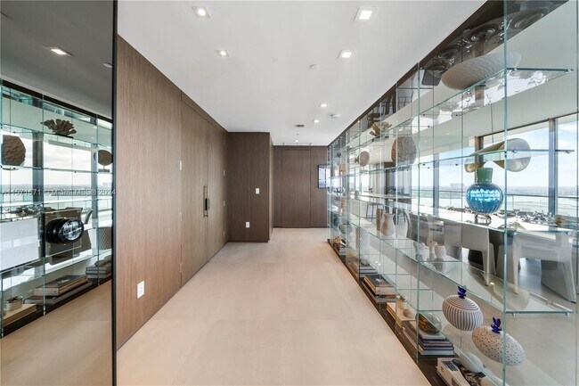 Building Photo - 10203 Collins Ave