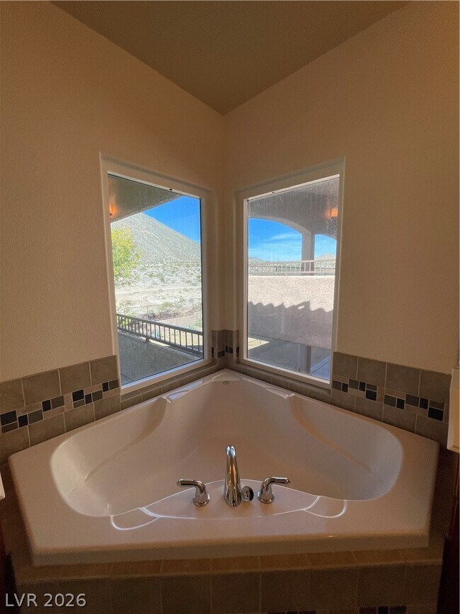 Building Photo - 4049 Bennett Mountain St