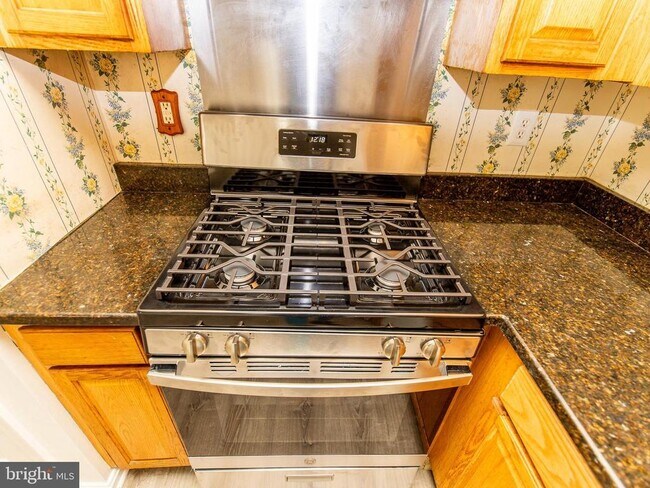 Building Photo - 40 Amberstone Ct