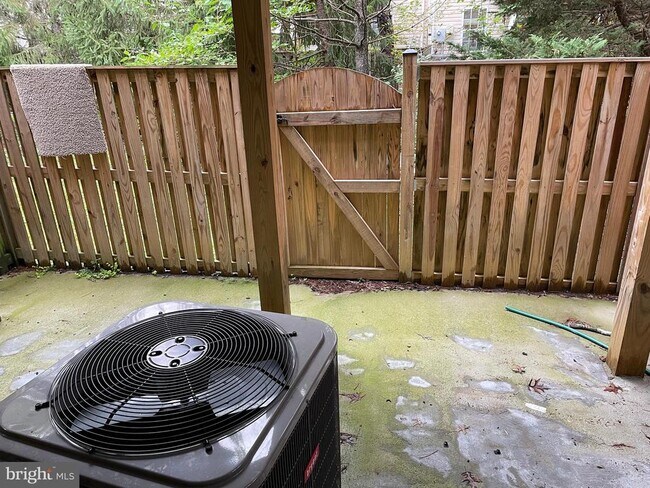 Building Photo - 13122 Kidwell Field Rd