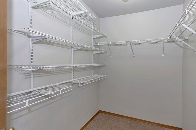 Building Photo - Spacious 4-Bedroom Home on a Tranquil Cul-de-Sac in Puyallup