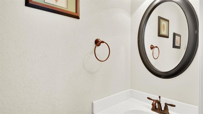 Building Photo - 1613 Country Squire Dr