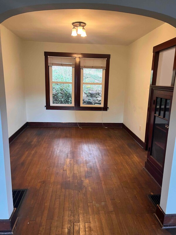 Building Photo - 3011 Pyramid Ave