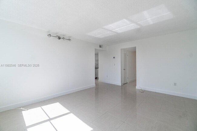 Building Photo - 1075 93rd St