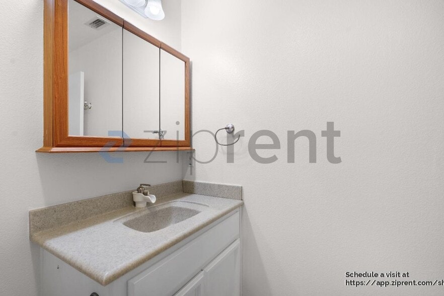 Building Photo - 8361 Delicato Way