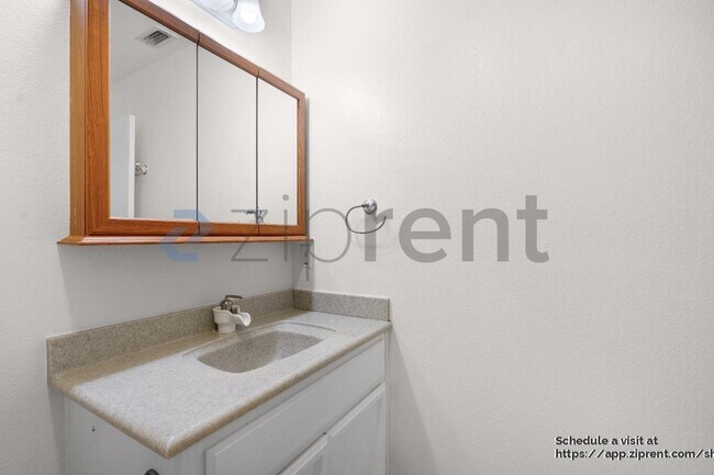 Building Photo - 8361 Delicato Way