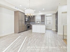 Building Photo - 4816 N Woodmere Fairway