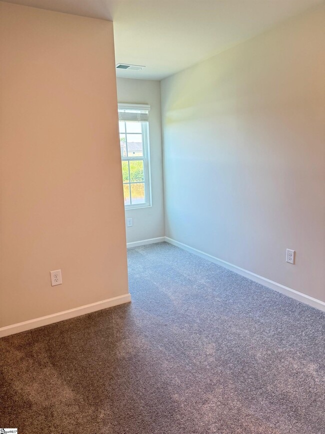 Building Photo - 813 Powder Br Dr