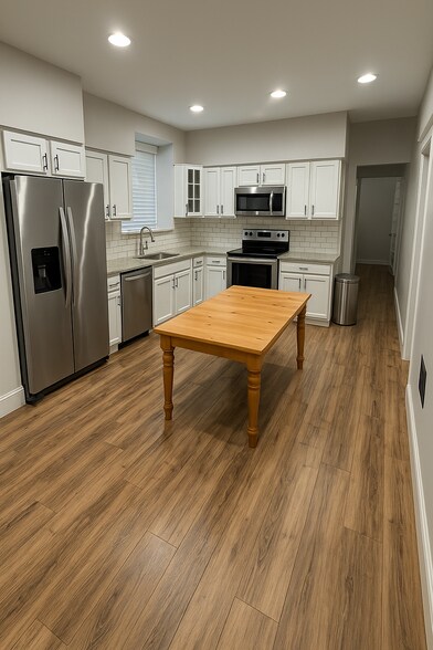 Building Photo - 5717 Lansdowne Ave