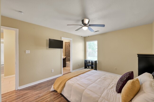 Building Photo - 125 Pine St