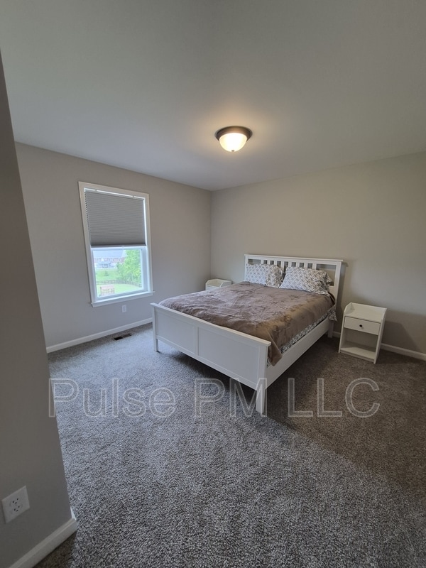 Building Photo - 6179 Ballyshannon Dr