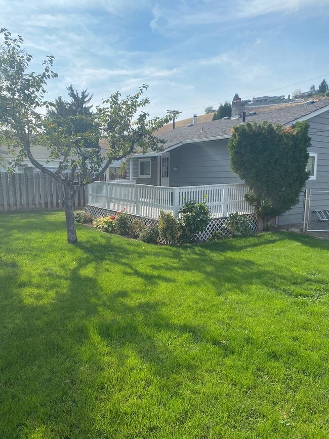 Building Photo - The Perfect Match for Your Lifestyle-Priva...