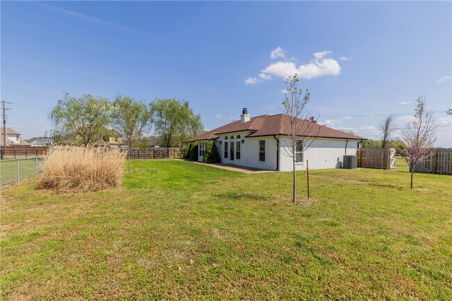 Building Photo - 1261 Mount Hebron Rd