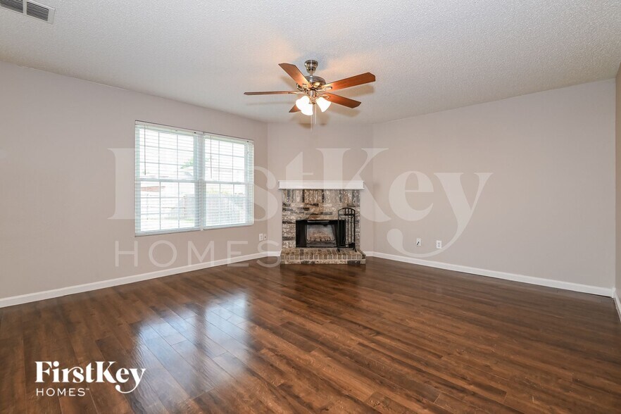 Building Photo - 1445 Lochspring Dr