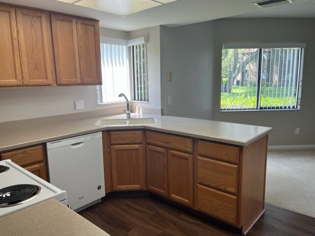 Kitchen/breakfast nook - 43 Hembury Ln