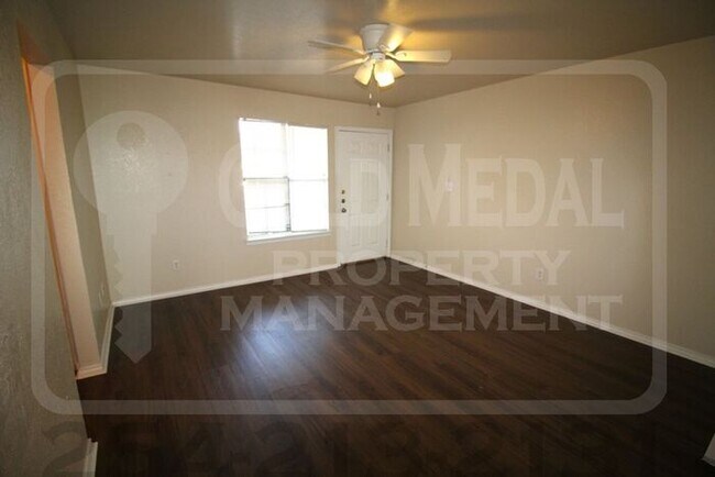 Building Photo - 3304 Barcelona Dr