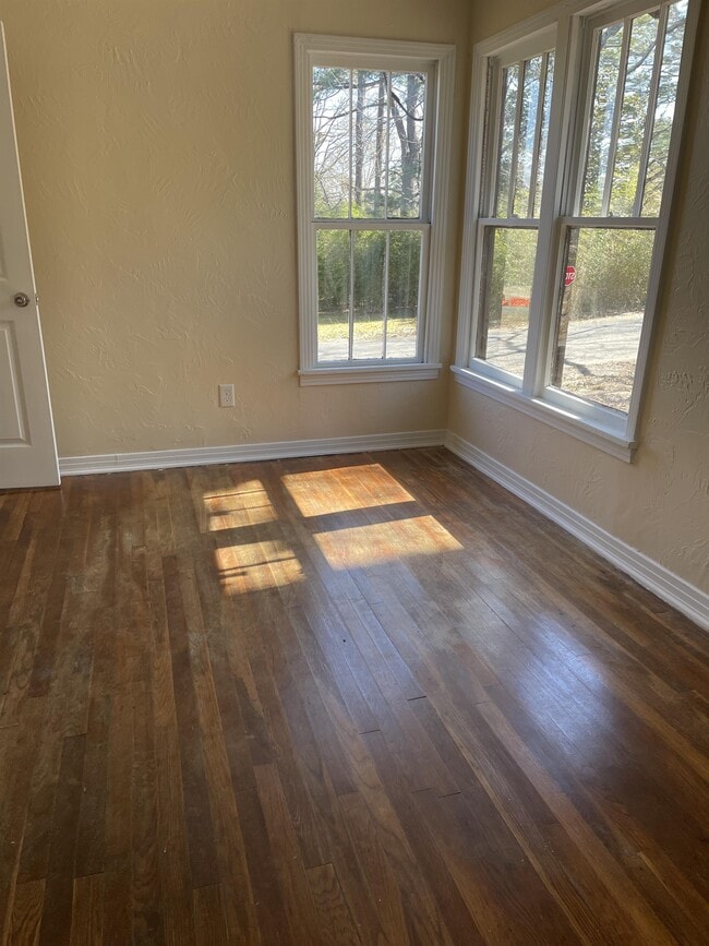 Building Photo - 301 W Lula St