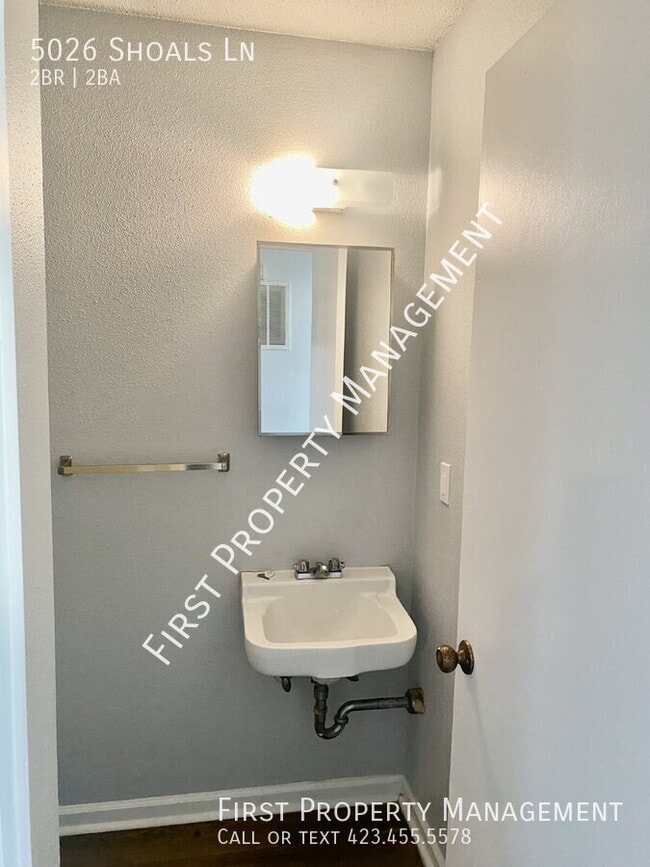 Building Photo - 5026 Shoals Ln