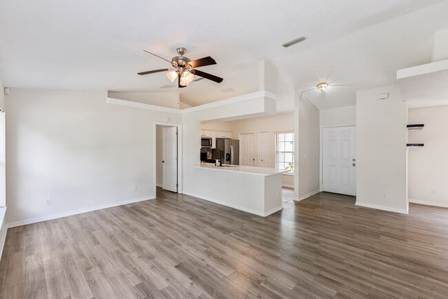 Building Photo - 13219 Pinyon Dr