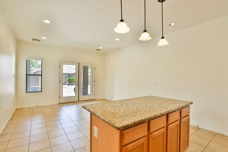 Building Photo - 11547 E Sylvan Ave