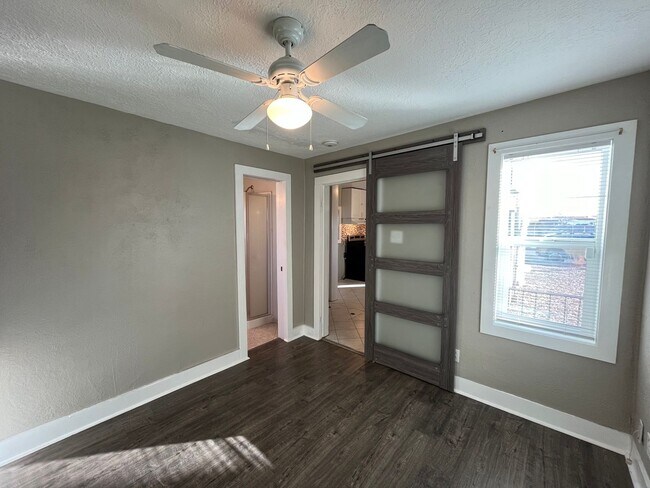 Building Photo - Cozy 1 Bedroom 1 Bathroom House In The NW!