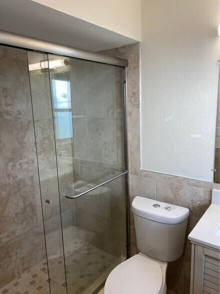Building Photo - 5105 Atlantic Ct