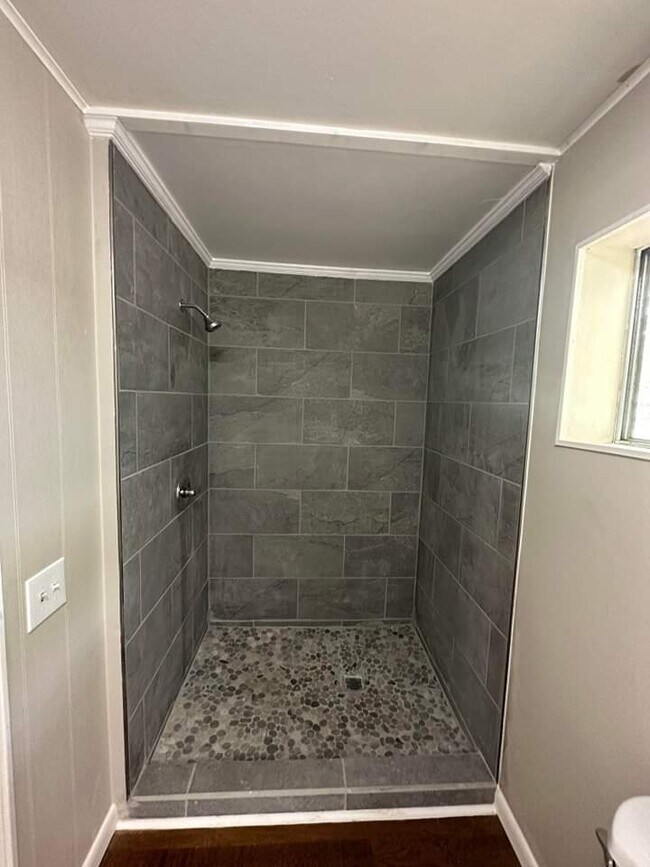 Building Photo - 1317 Moss Hill Dr