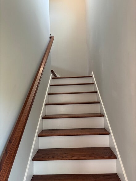 Building Photo - 217 Cherokee Dr