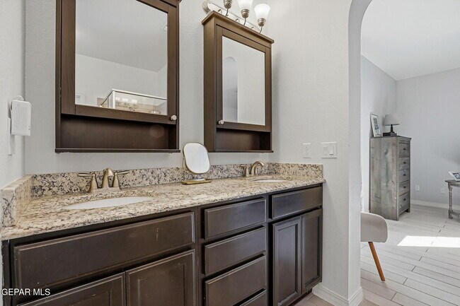 Building Photo - 7564 Wolf Creek Dr