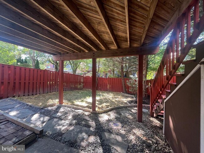 Building Photo - 8523 Pine Run Ct