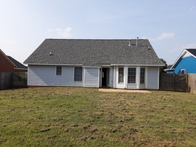 Building Photo - 6329 Foxlake Dr