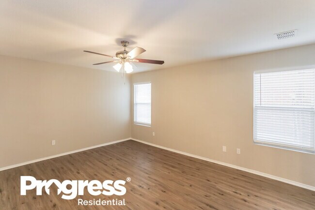 Building Photo - 8764 Stonebriar Ln