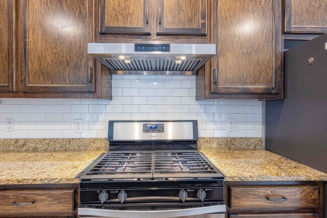 Building Photo - 27142 Gramercy Ln