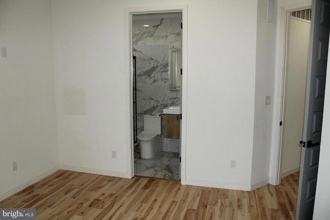 Building Photo - 3017 Ridge Ave