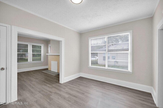 Building Photo - 6418 Sapphire Dr