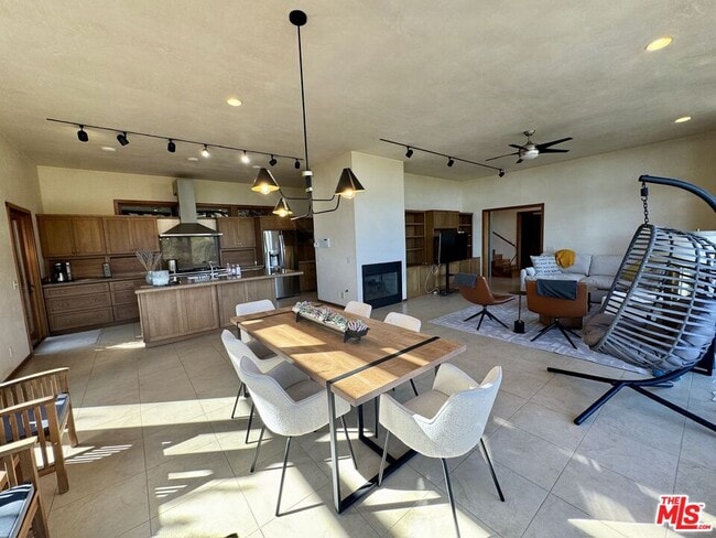 Building Photo - 401 Nicholas Ln