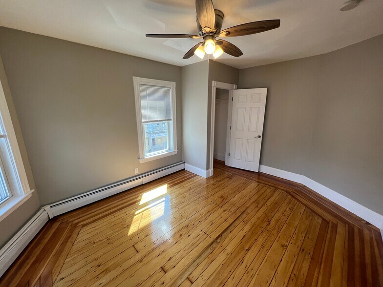 Building Photo - 4 Gilson Ter